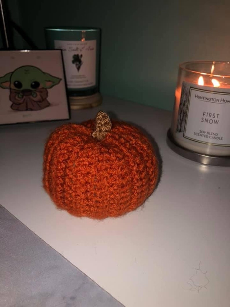 Small Crochet Pumpkin